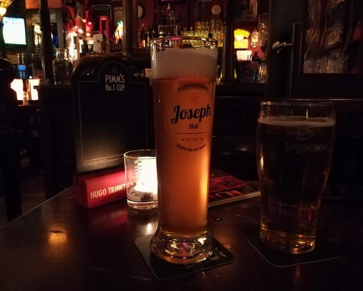 Joseph Pub
